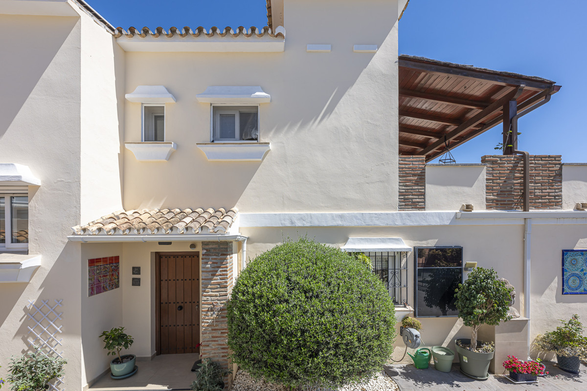 Huis te koop in Estepona | 6 slaapkamers H5351197