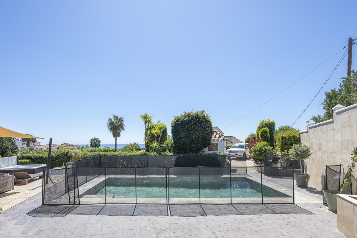 Huis te koop in Estepona | 6 slaapkamers H5351197
