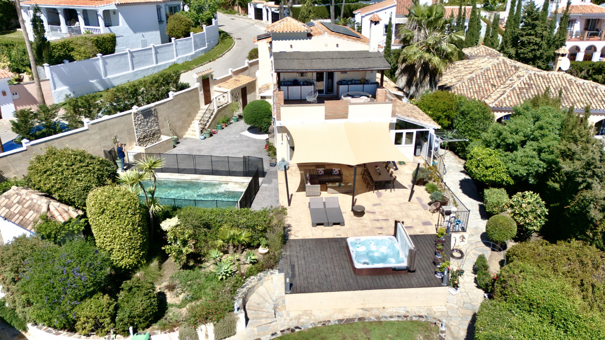 Huis te koop in Estepona | 6 slaapkamers H5351197