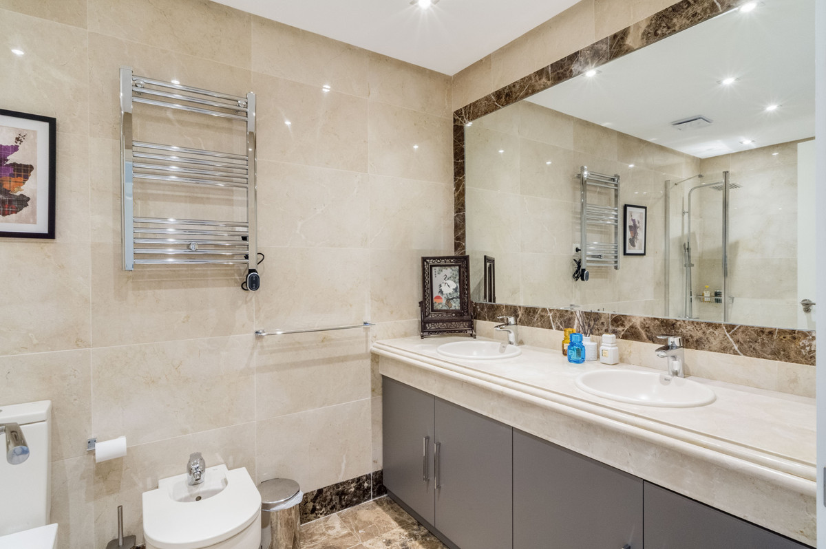 Huis te koop in Estepona | 4 slaapkamers H5352838