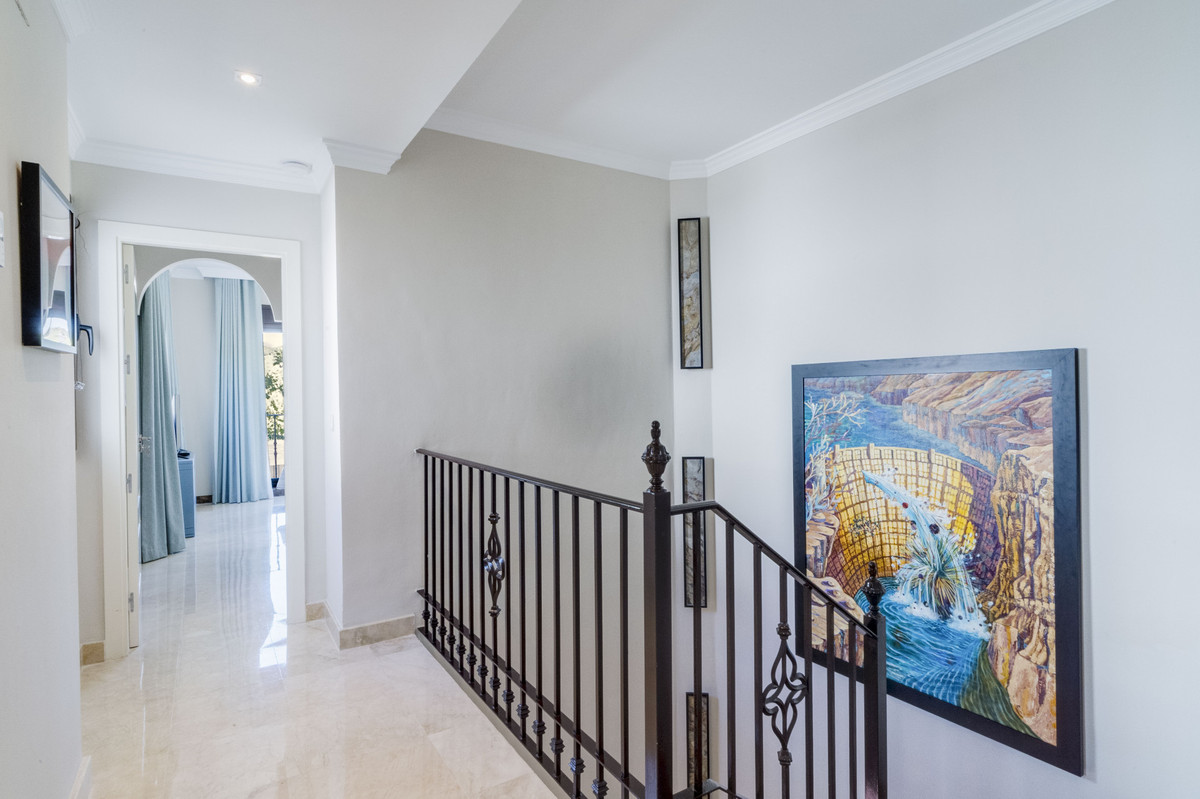 Huis te koop in Estepona | 4 slaapkamers H5352838