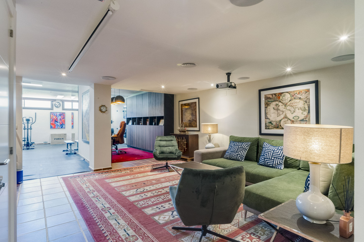 Huis te koop in Estepona | 4 slaapkamers H5352838