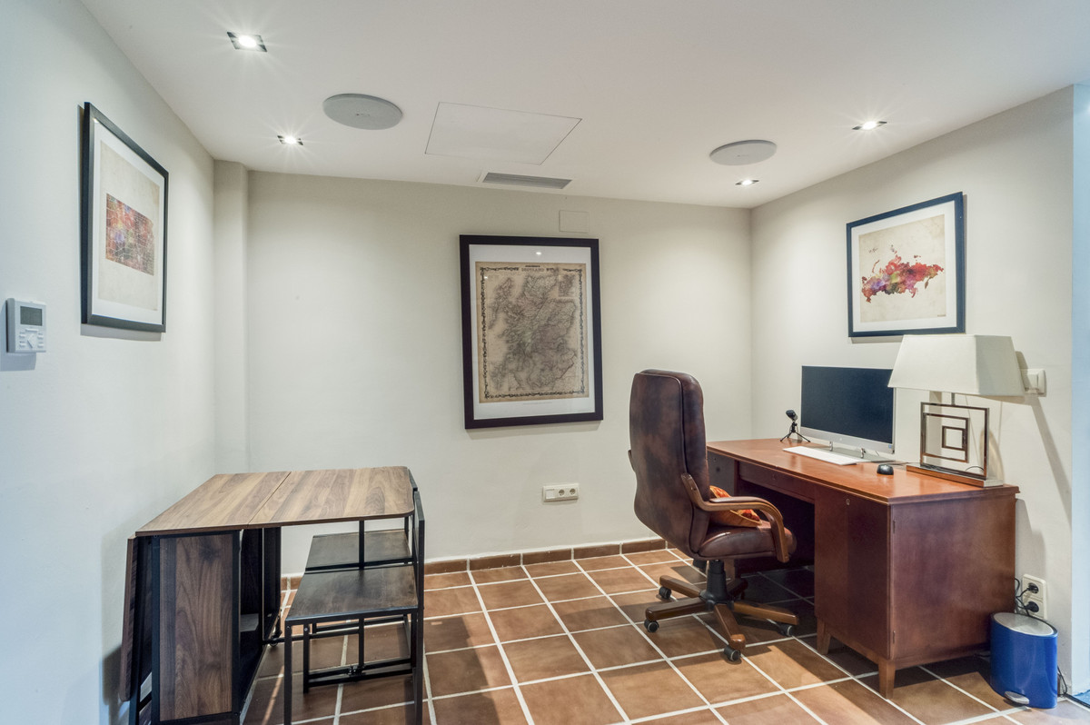 Huis te koop in Estepona | 4 slaapkamers H5352838