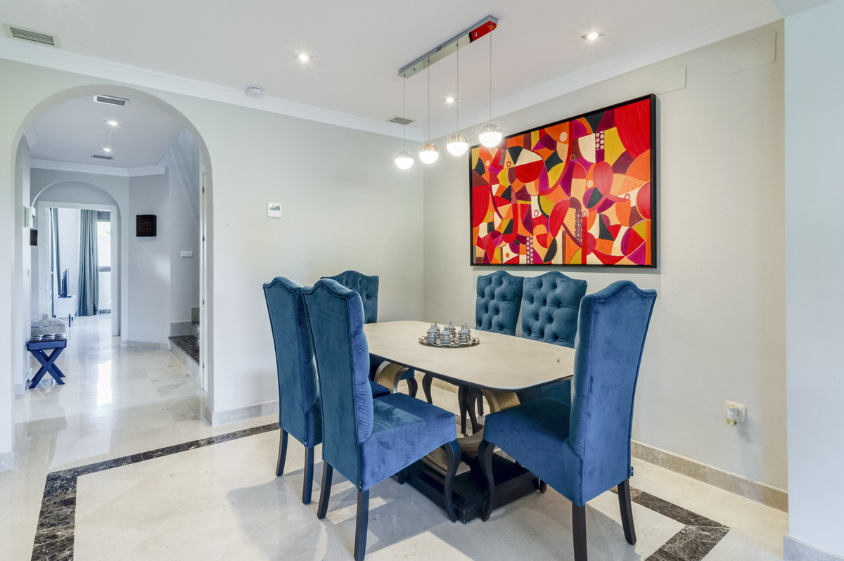 Huis te koop in Estepona | 4 slaapkamers H5352838