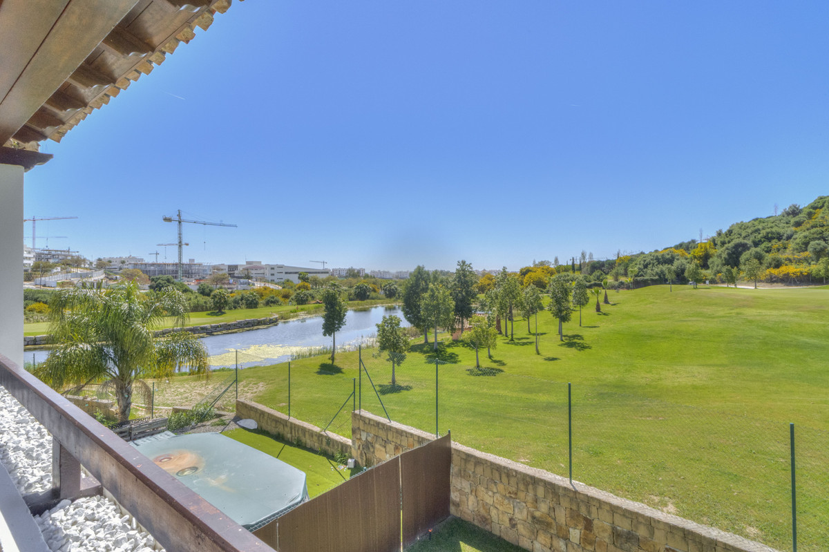 Huis te koop in Estepona | 4 slaapkamers H5352838