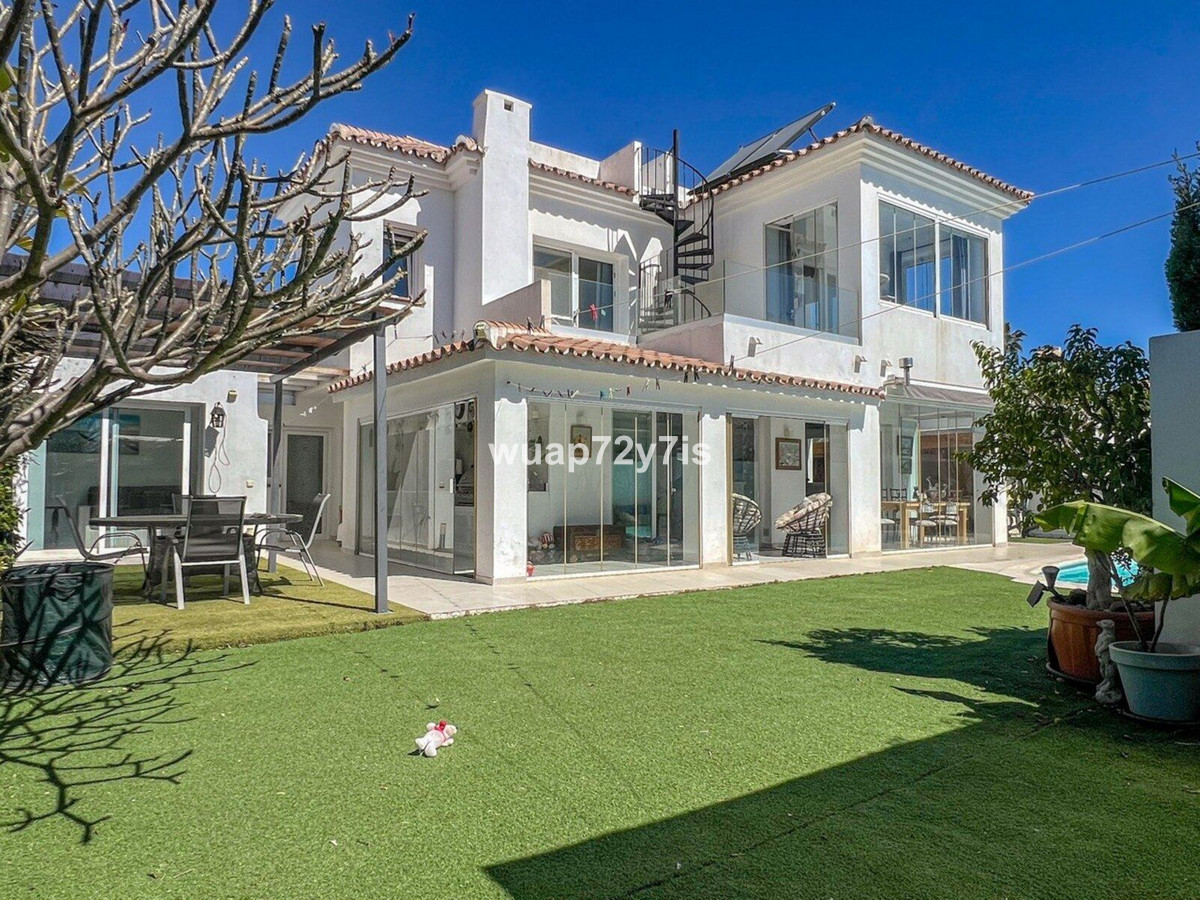 Huis te koop in Estepona | 3 slaapkamers H5353549