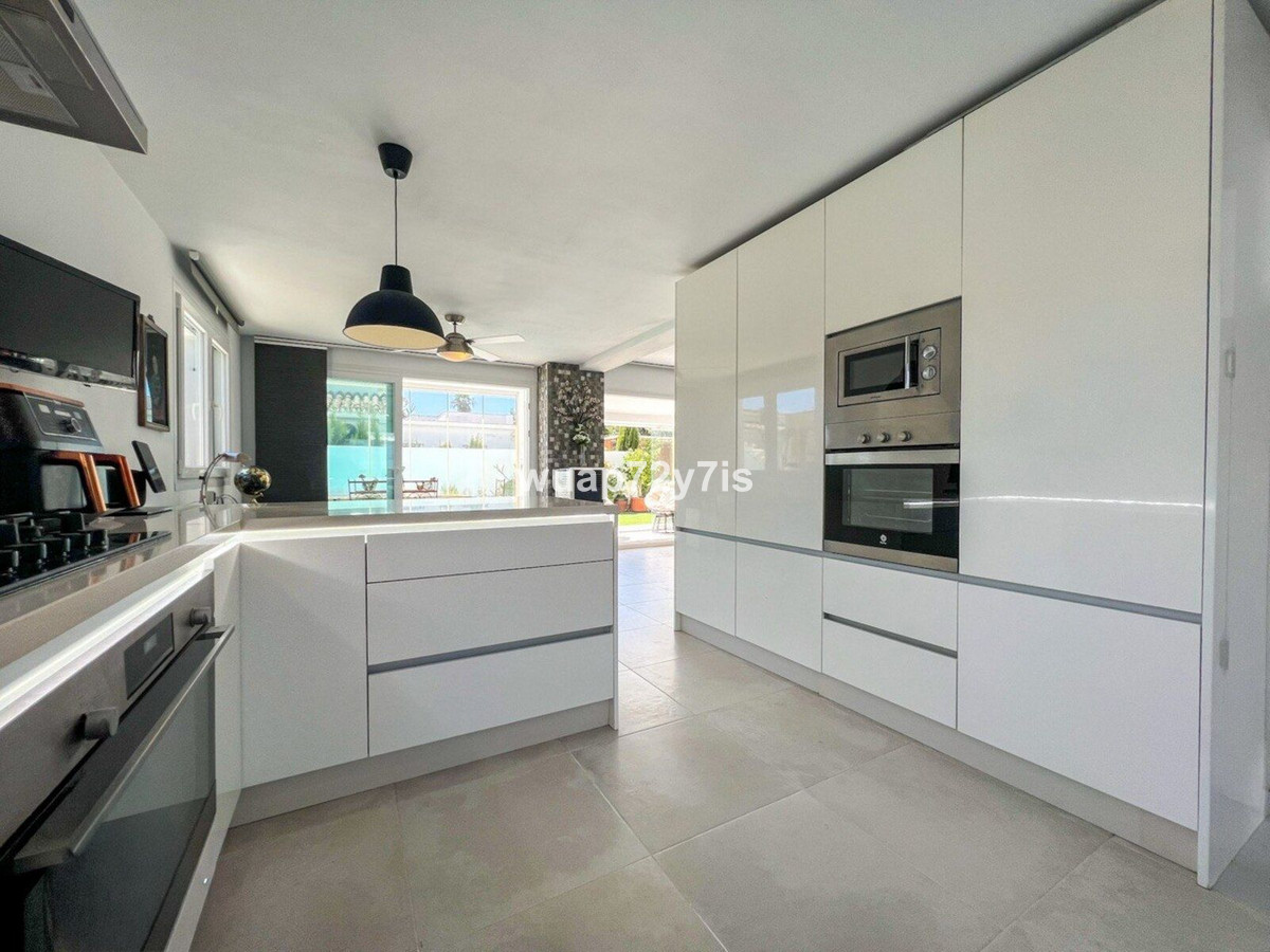 Huis te koop in Estepona | 3 slaapkamers H5353549