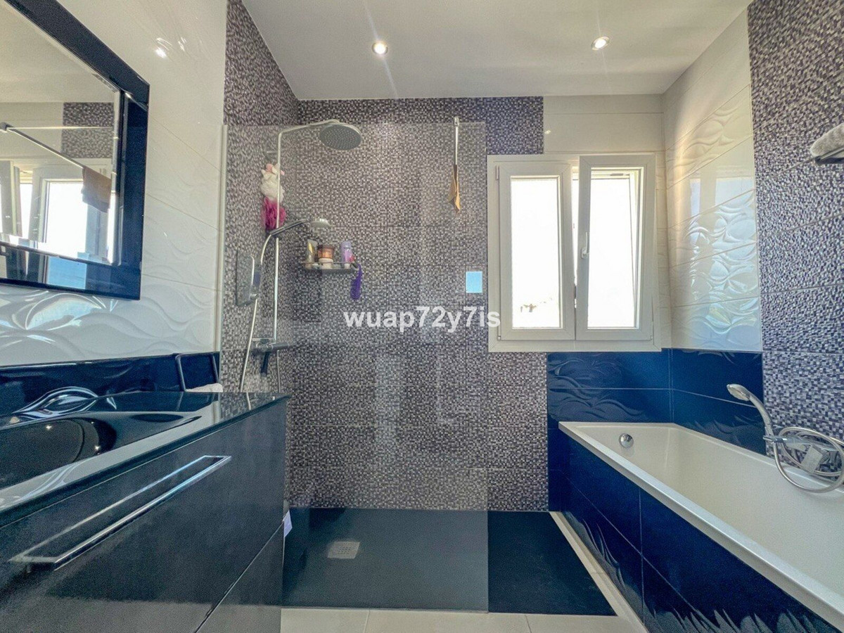 Huis te koop in Estepona | 3 slaapkamers H5353549