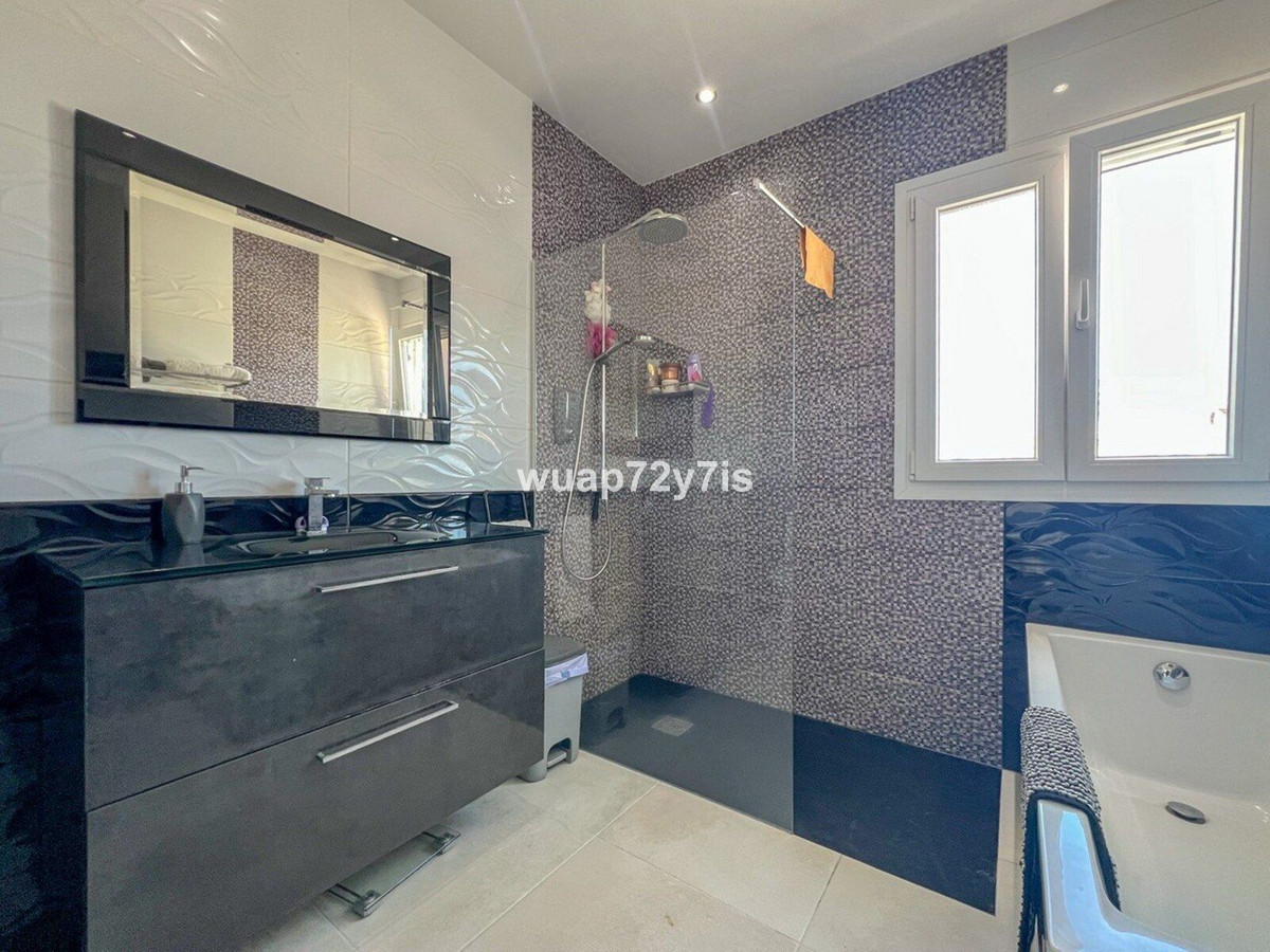 Huis te koop in Estepona | 3 slaapkamers H5353549