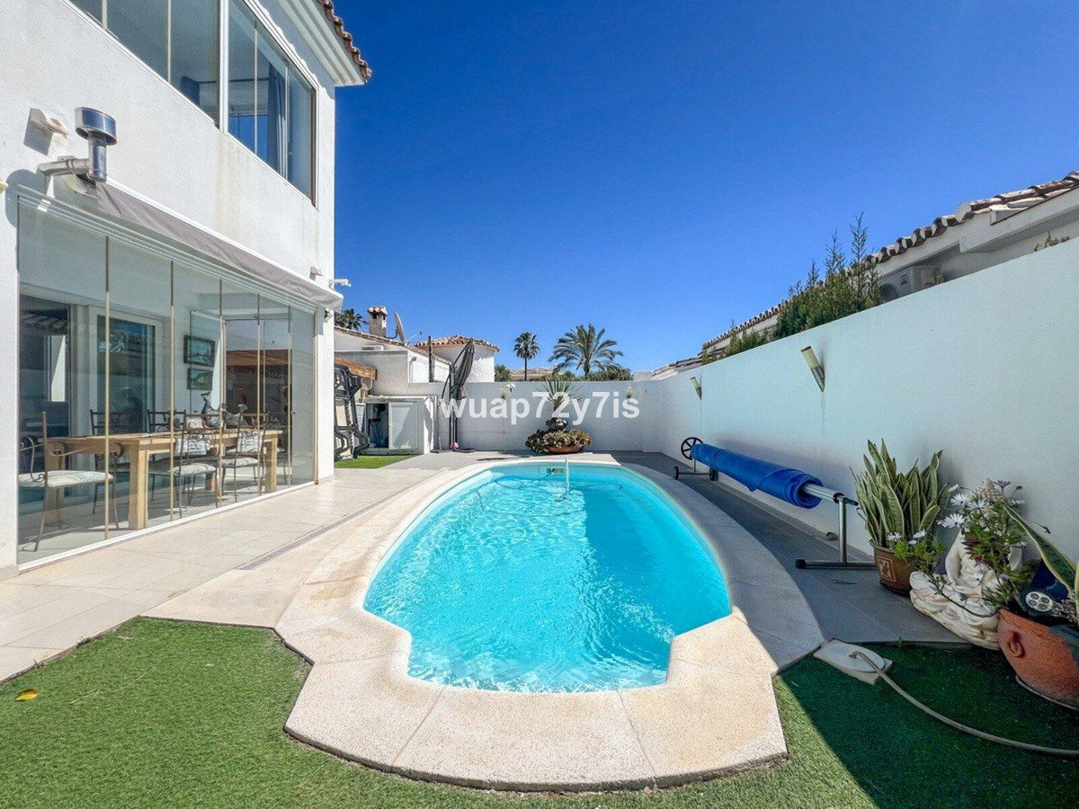 Huis te koop in Estepona | 3 slaapkamers H5353549