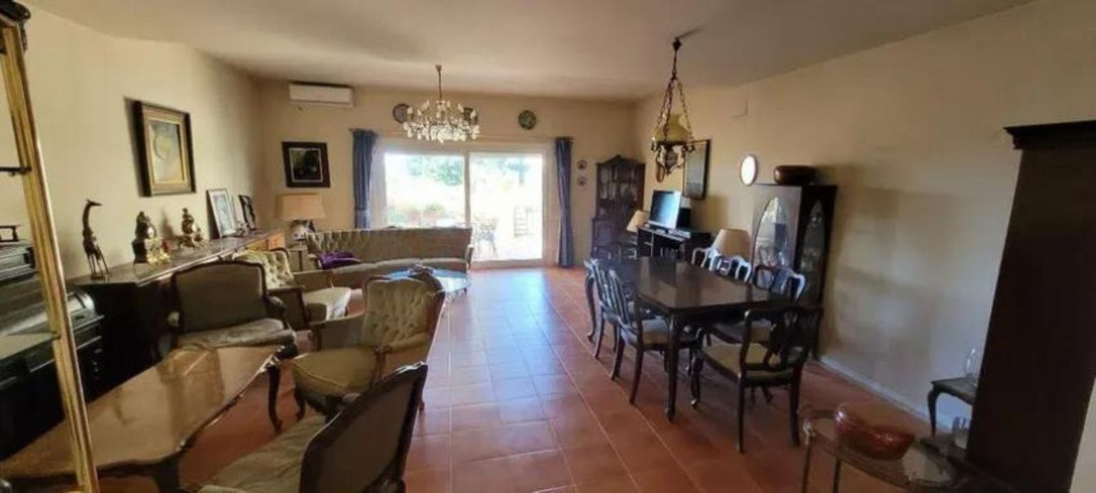 Huis te koop in Estepona | 4 slaapkamers H5353993