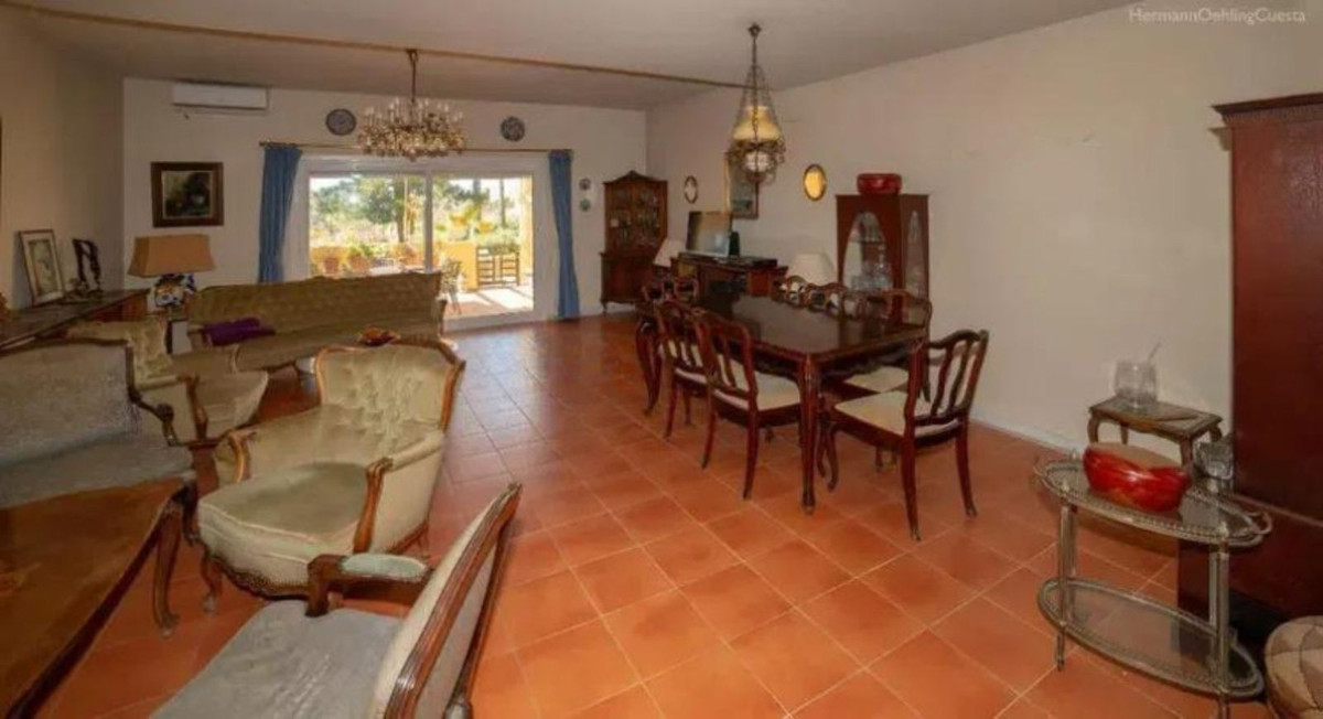 Huis te koop in Estepona | 4 slaapkamers H5353993