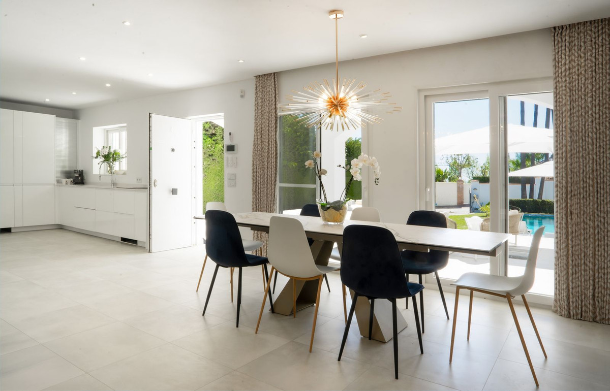 Huis te koop in Estepona | 4 slaapkamers H5354101