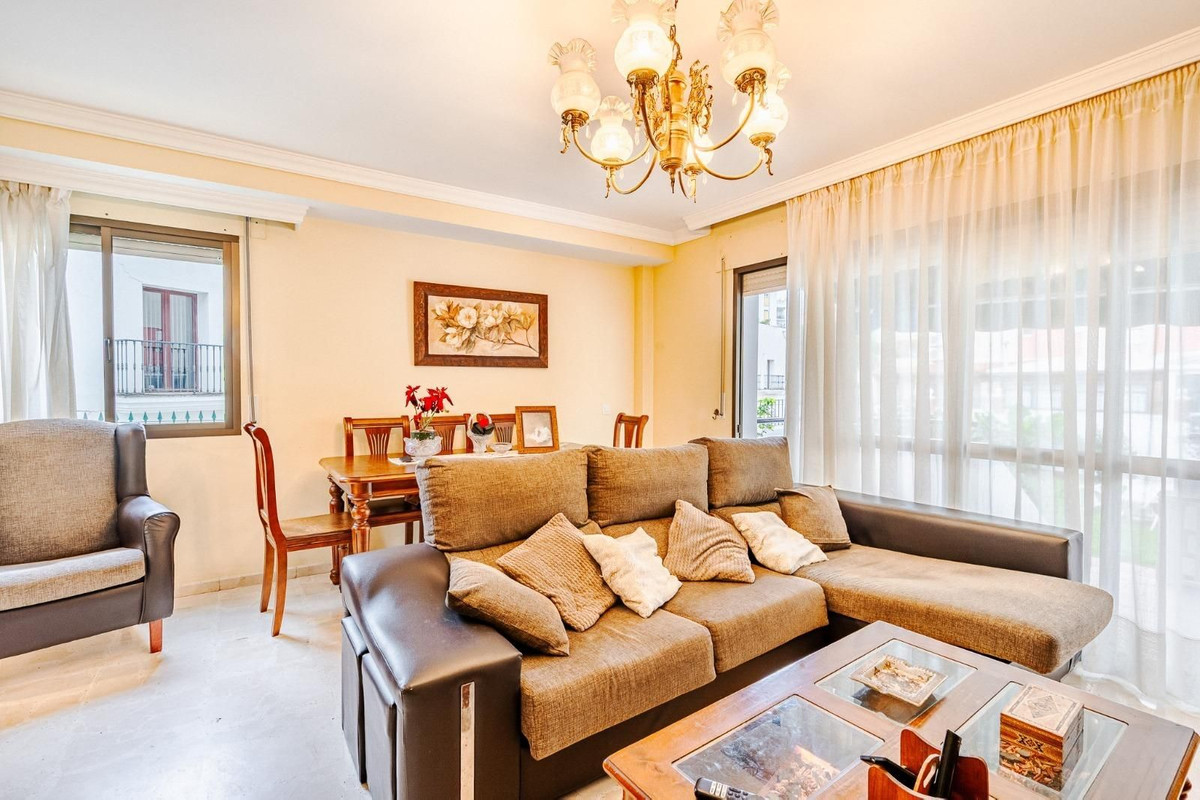 Huis te koop in Estepona | 4 slaapkamers H5354122