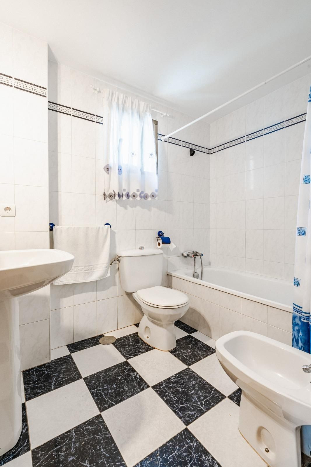 Huis te koop in Estepona | 4 slaapkamers H5354122