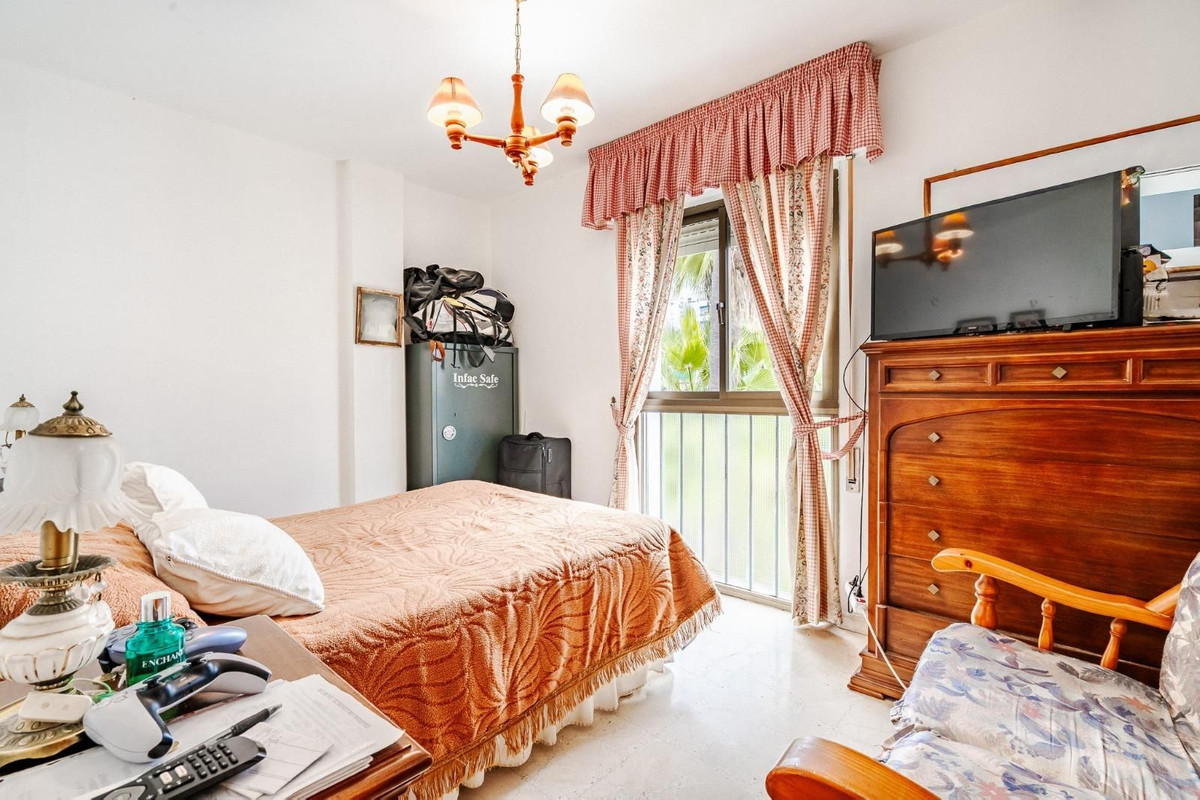 Huis te koop in Estepona | 4 slaapkamers H5354122