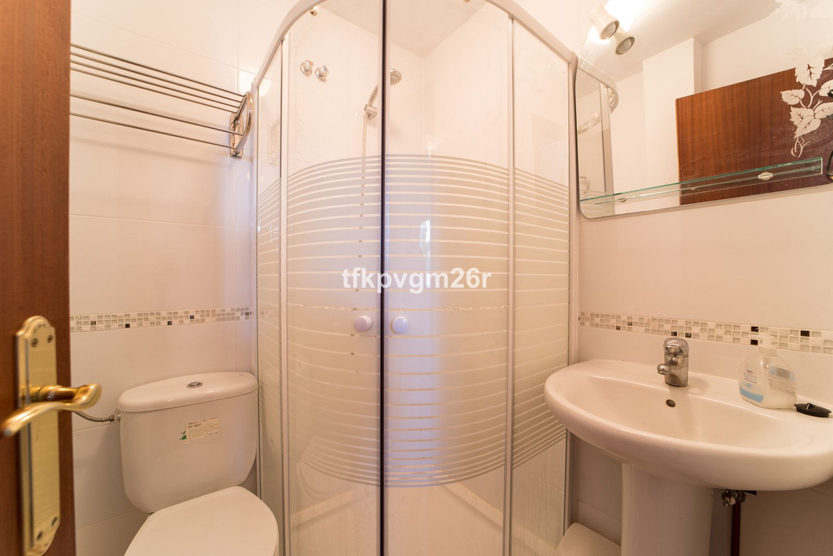 Huis te koop in Estepona | 7 slaapkamers H5354326