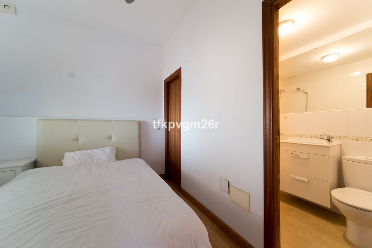 Huis te koop in Estepona | 7 slaapkamers H5354326