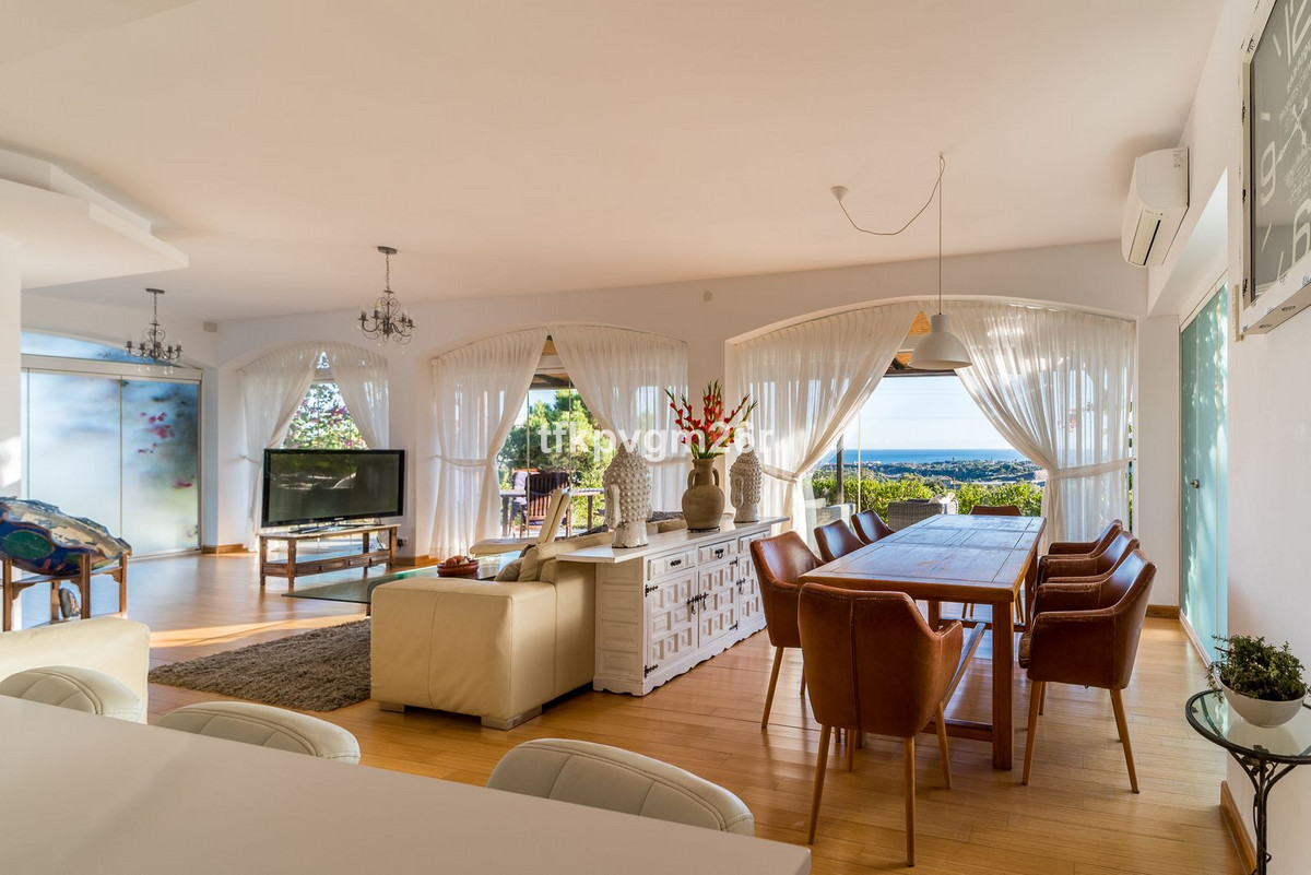 Huis te koop in Estepona | 7 slaapkamers H5354326