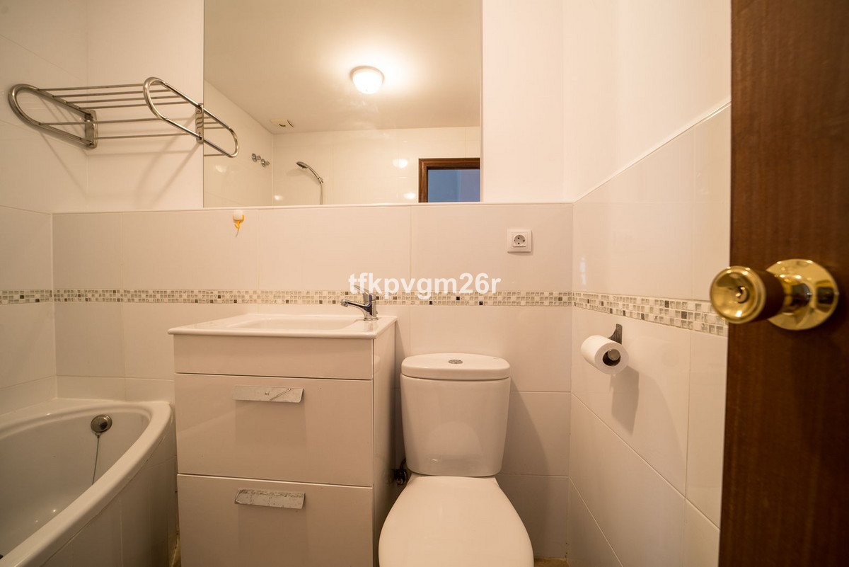 Huis te koop in Estepona | 7 slaapkamers H5354326