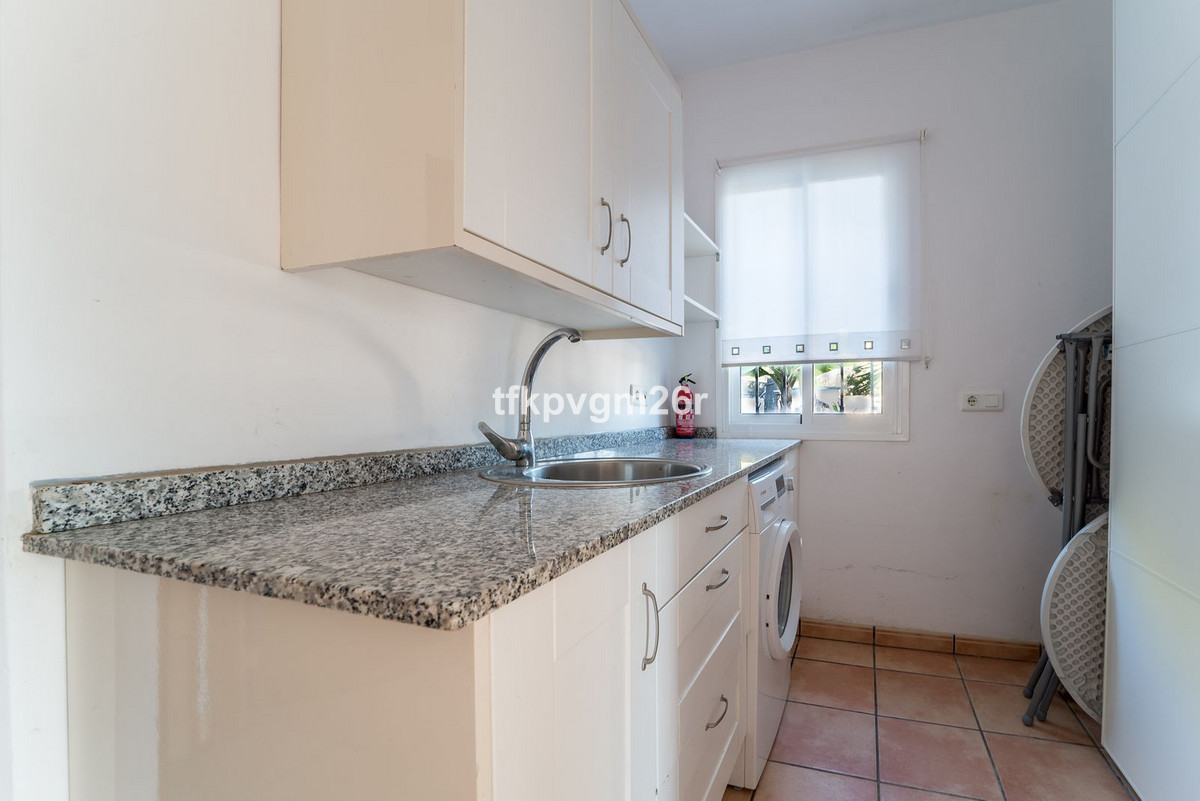 Huis te koop in Estepona | 7 slaapkamers H5354326