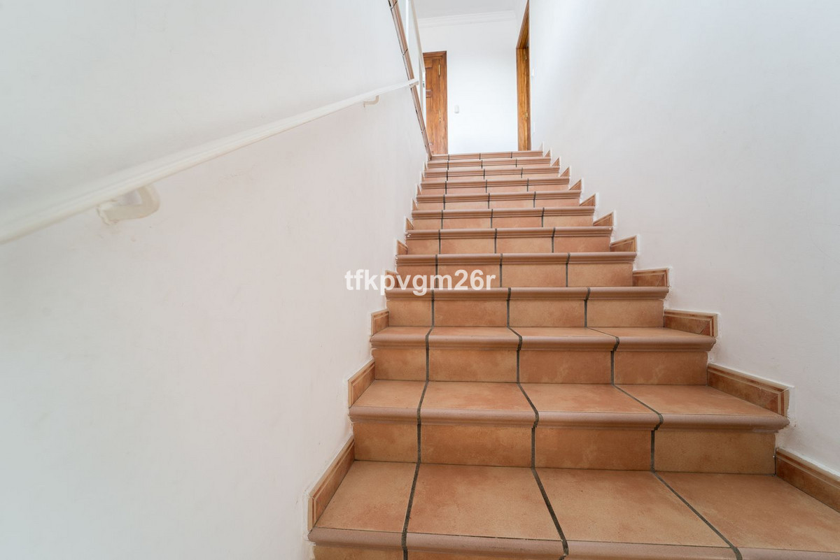 Huis te koop in Estepona | 7 slaapkamers H5354326