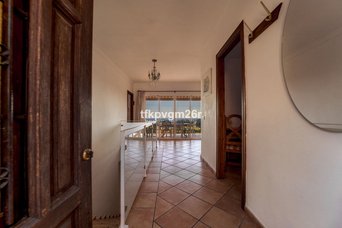 Huis te koop in Estepona | 7 slaapkamers H5354326