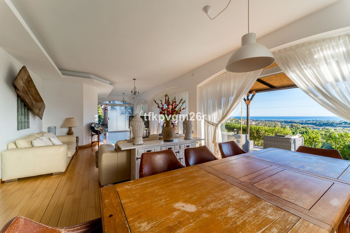 Huis te koop in Estepona | 7 slaapkamers H5354326