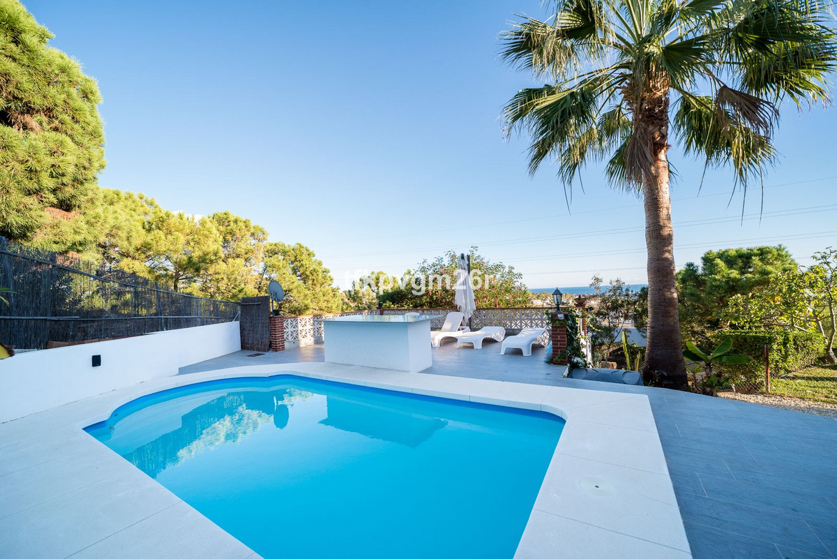 Huis te koop in Estepona | 7 slaapkamers H5354326