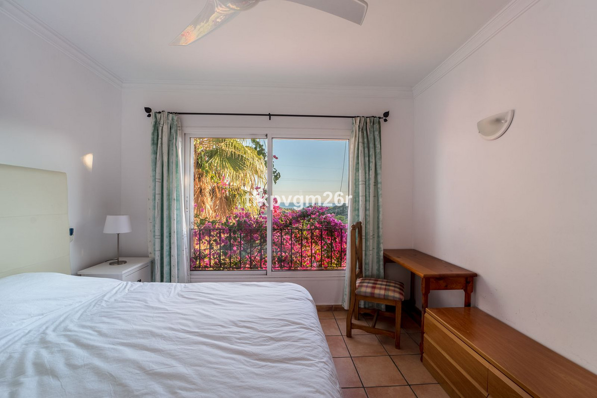 Huis te koop in Estepona | 7 slaapkamers H5354326