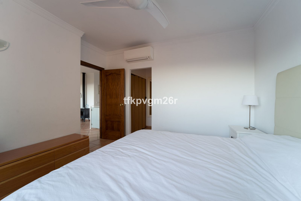 Huis te koop in Estepona | 7 slaapkamers H5354326