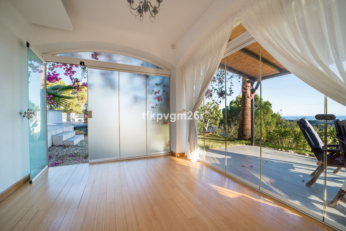 Huis te koop in Estepona | 7 slaapkamers H5354326