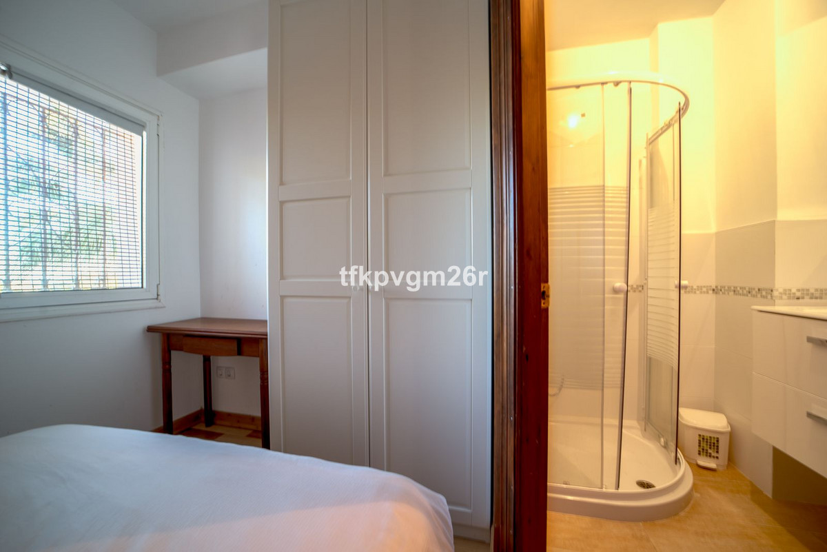 Huis te koop in Estepona | 7 slaapkamers H5354326