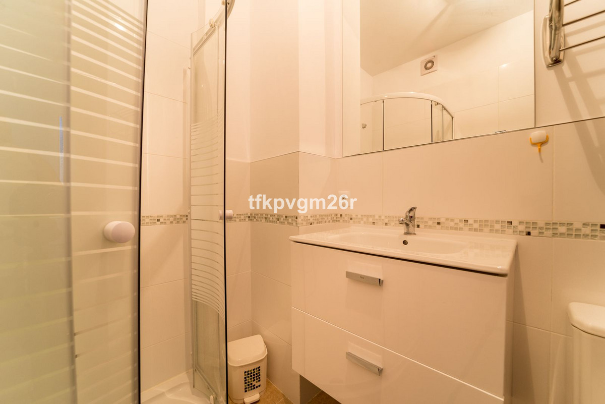 Huis te koop in Estepona | 7 slaapkamers H5354326