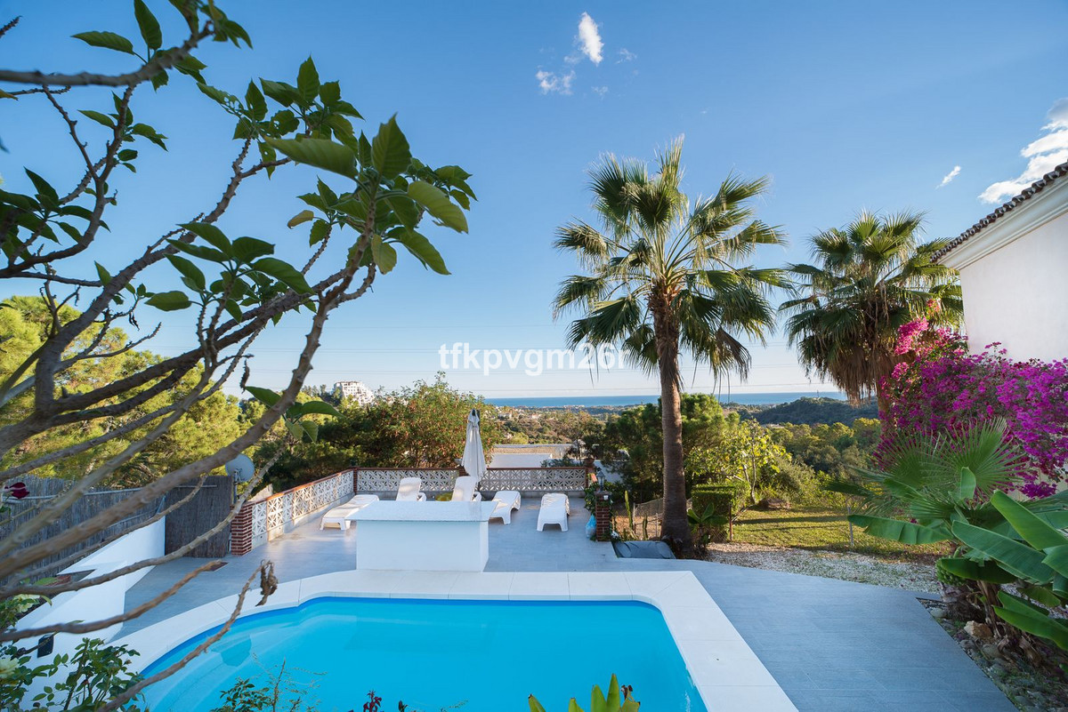 Huis te koop in Estepona | 7 slaapkamers H5354326