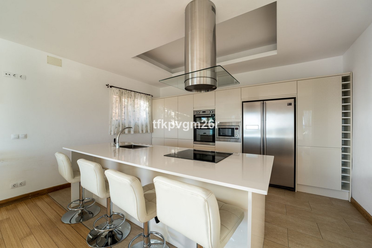 Huis te koop in Estepona | 7 slaapkamers H5354326