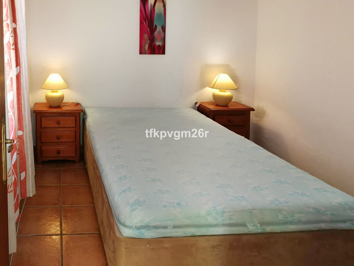 Huis te koop in Estepona | 7 slaapkamers H5354326