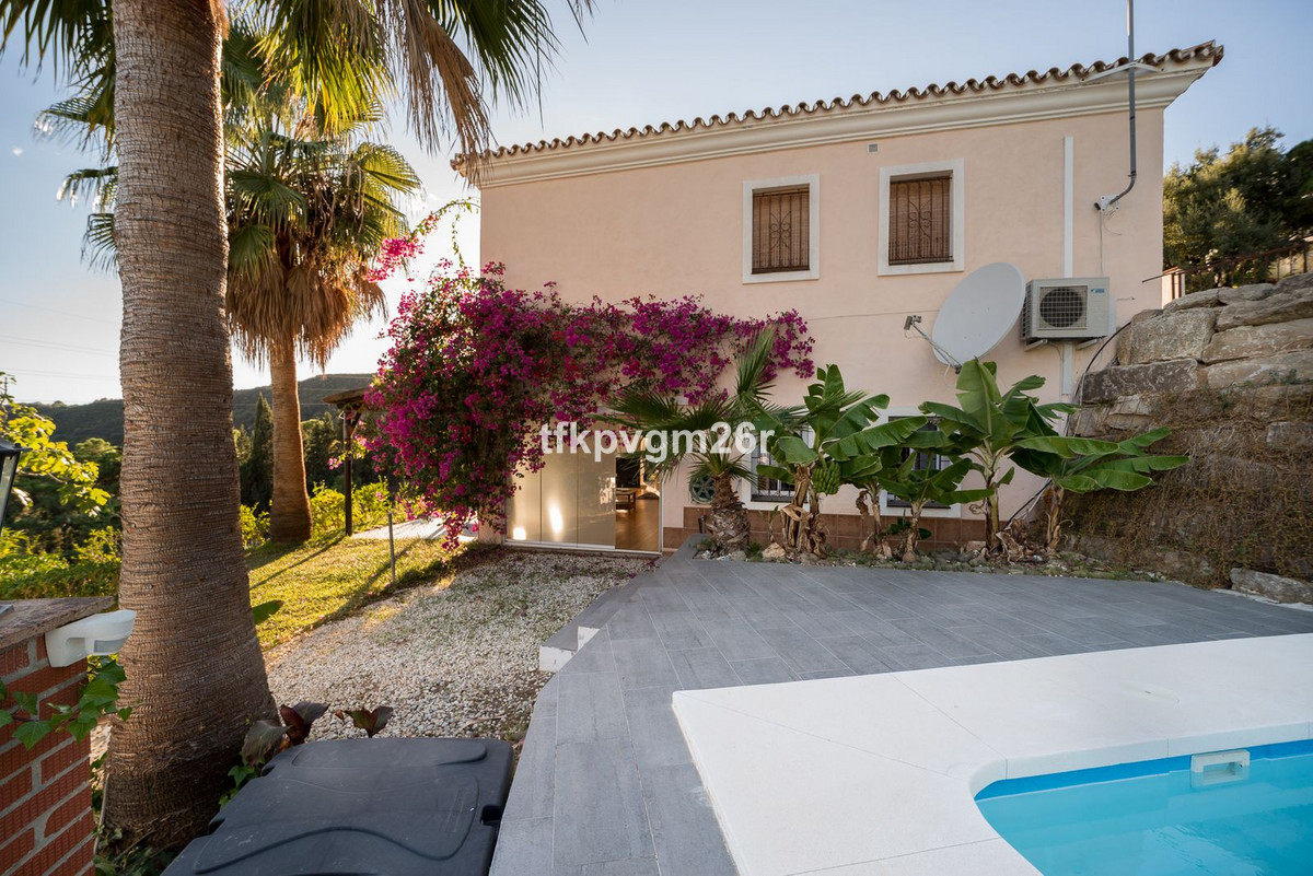 Huis te koop in Estepona | 7 slaapkamers H5354326