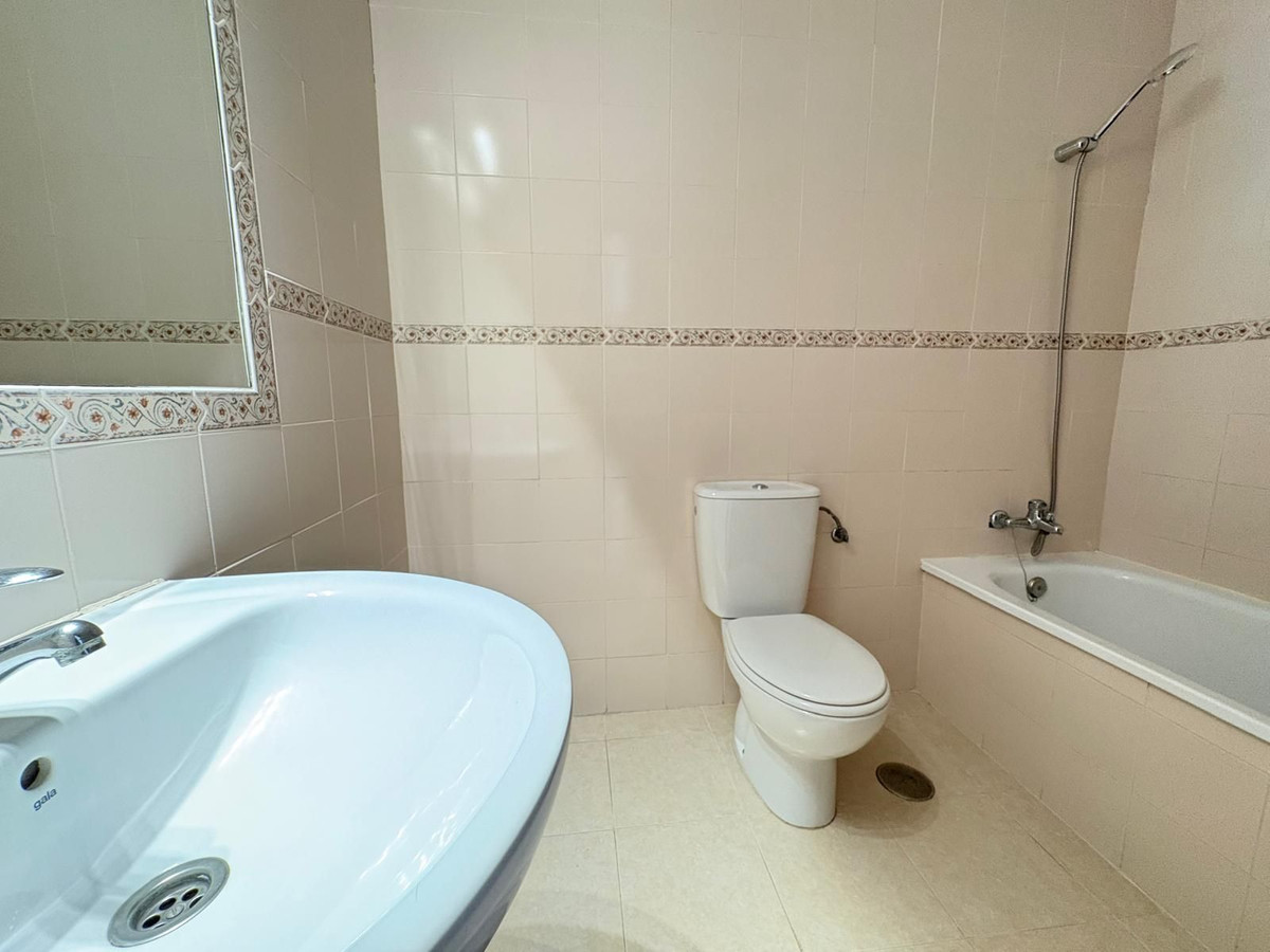 Huis te koop in Estepona | 4 slaapkamers H5355109