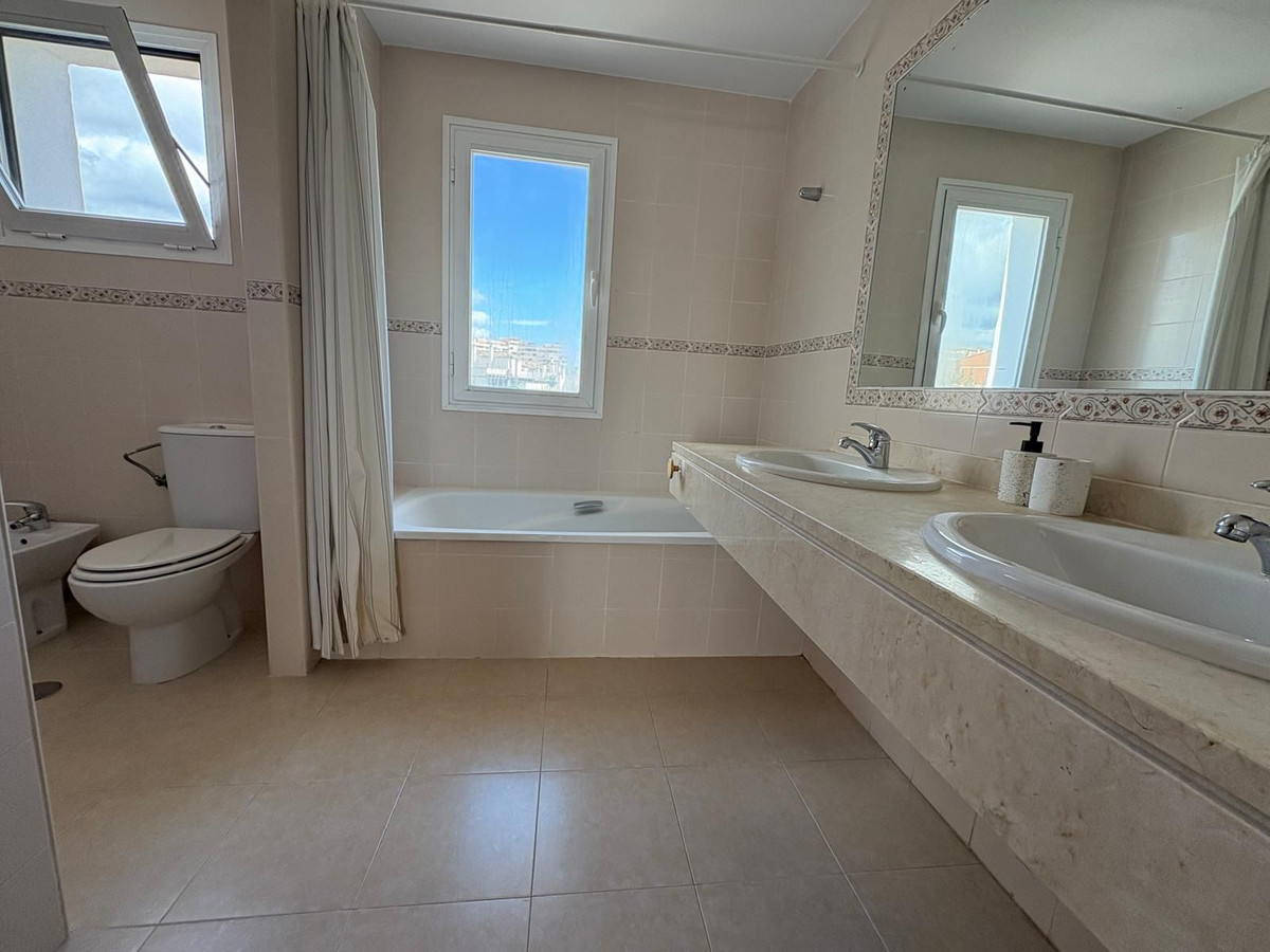 Huis te koop in Estepona | 4 slaapkamers H5355109