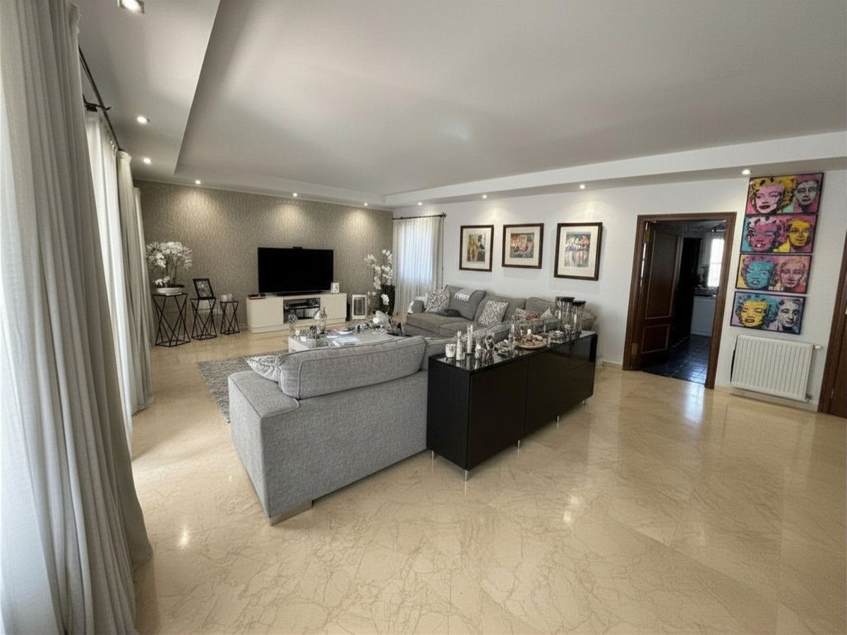 Huis te koop in Estepona | 4 slaapkamers H5357473