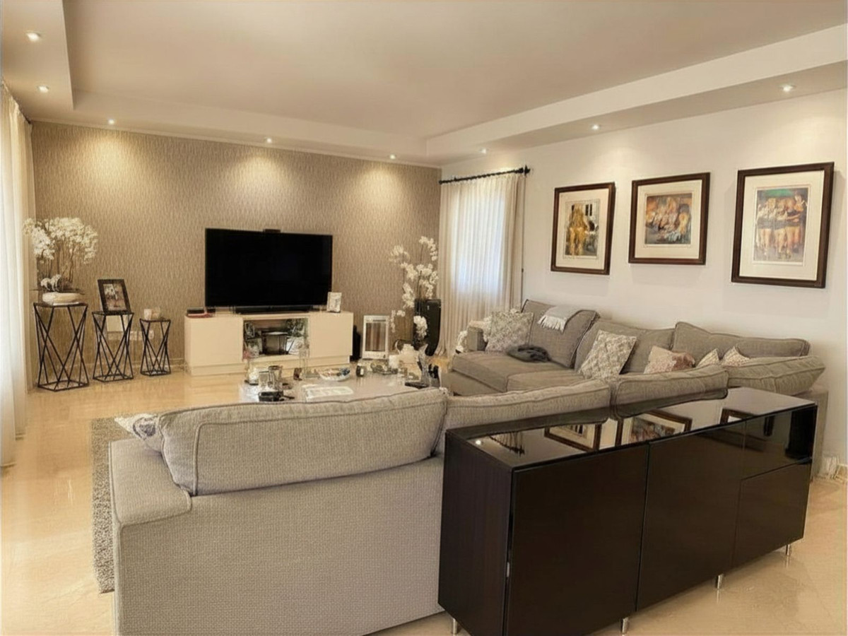 Huis te koop in Estepona | 4 slaapkamers H5357473