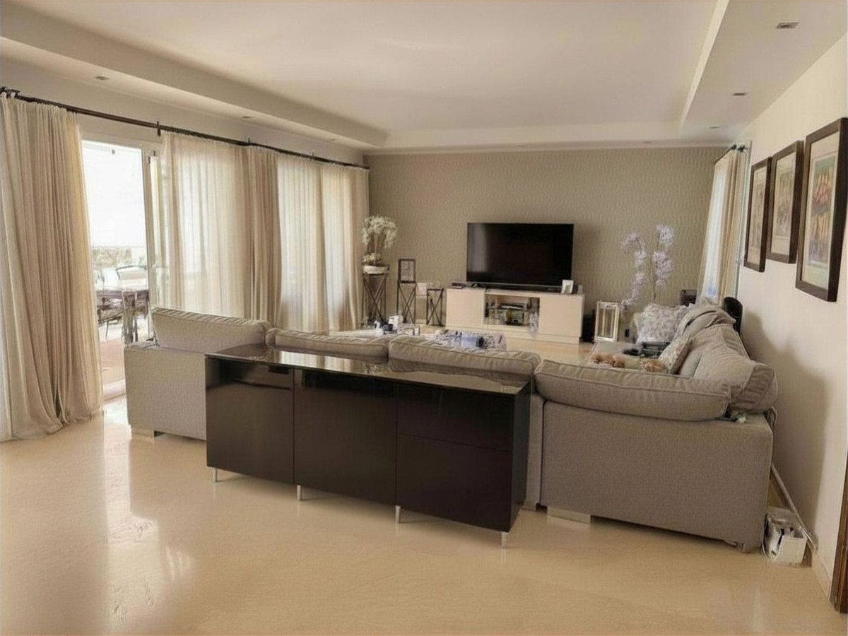 Huis te koop in Estepona | 4 slaapkamers H5357473