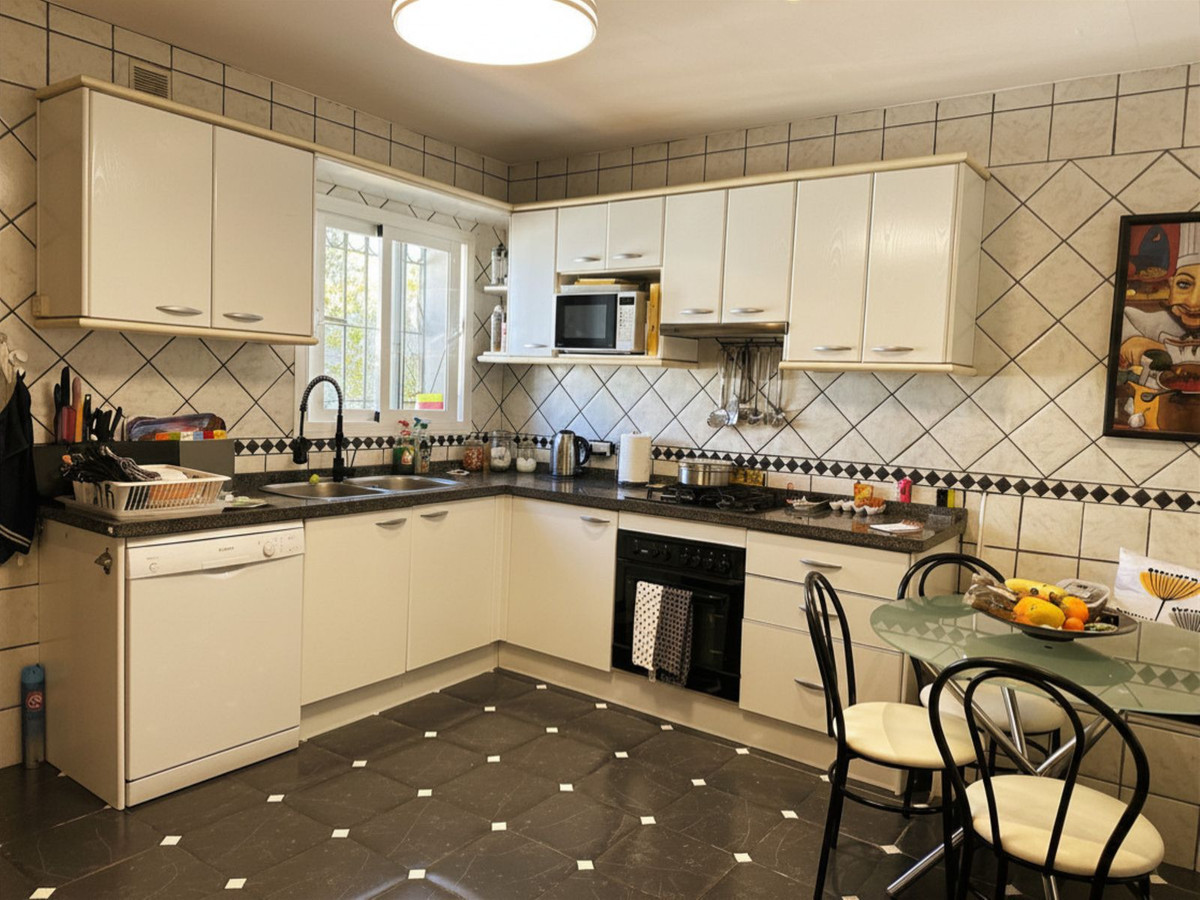 Huis te koop in Estepona | 4 slaapkamers H5357473