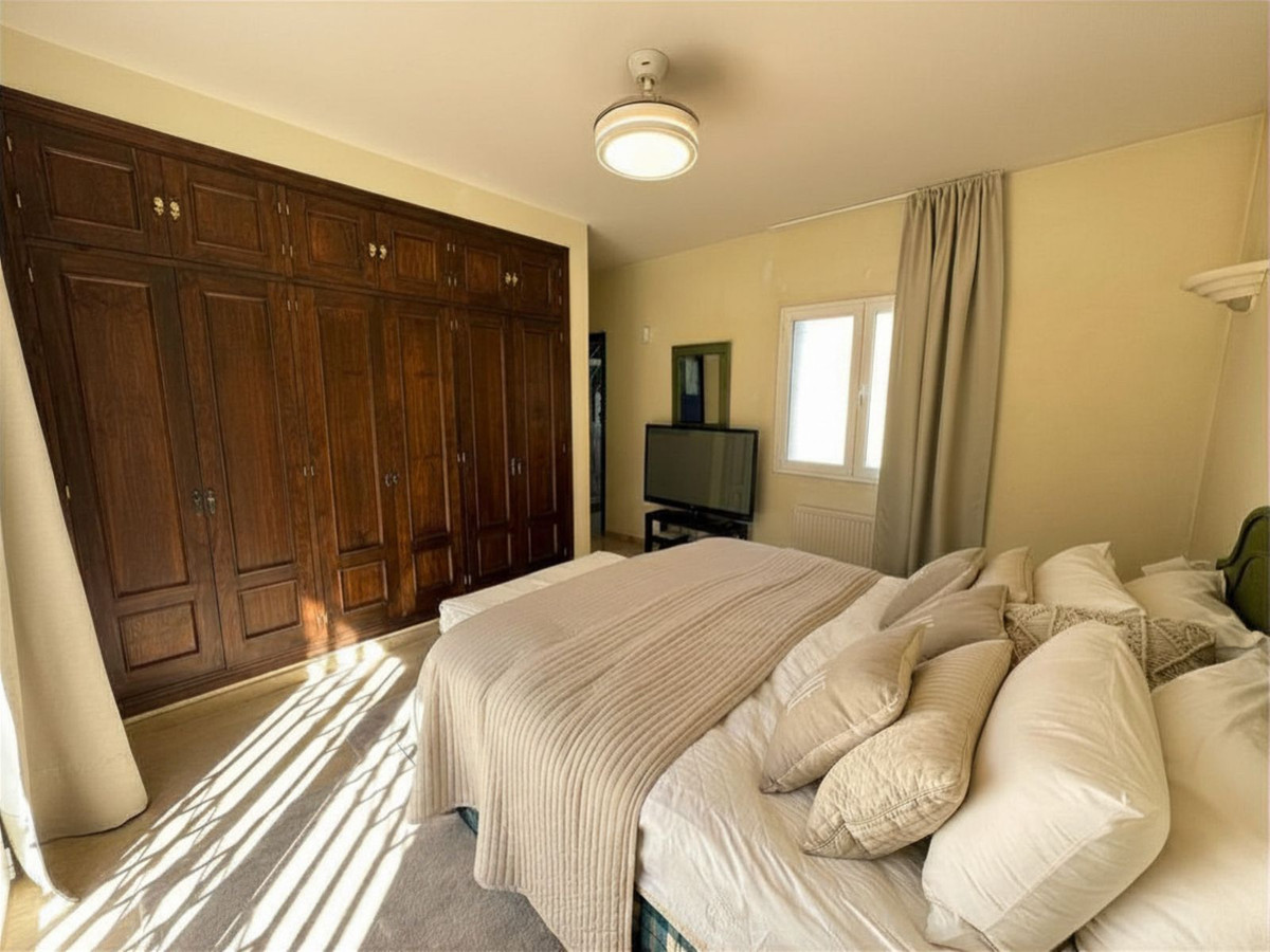 Huis te koop in Estepona | 4 slaapkamers H5357473