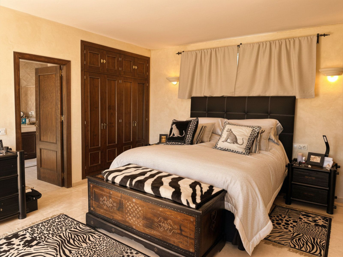 Huis te koop in Estepona | 4 slaapkamers H5357473