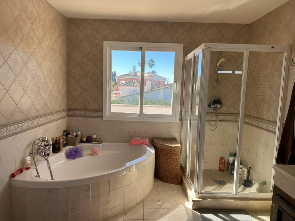 Huis te koop in Estepona | 4 slaapkamers H5357473