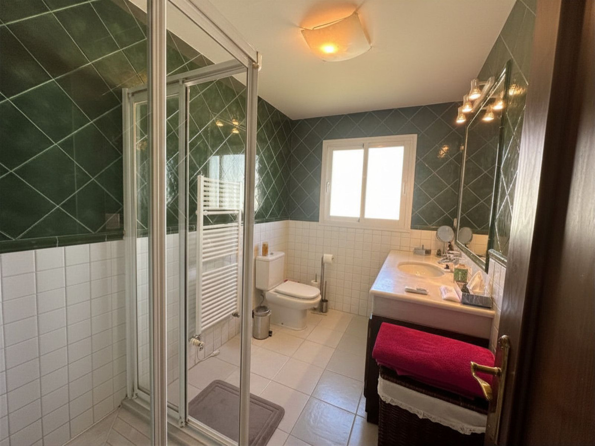 Huis te koop in Estepona | 4 slaapkamers H5357473