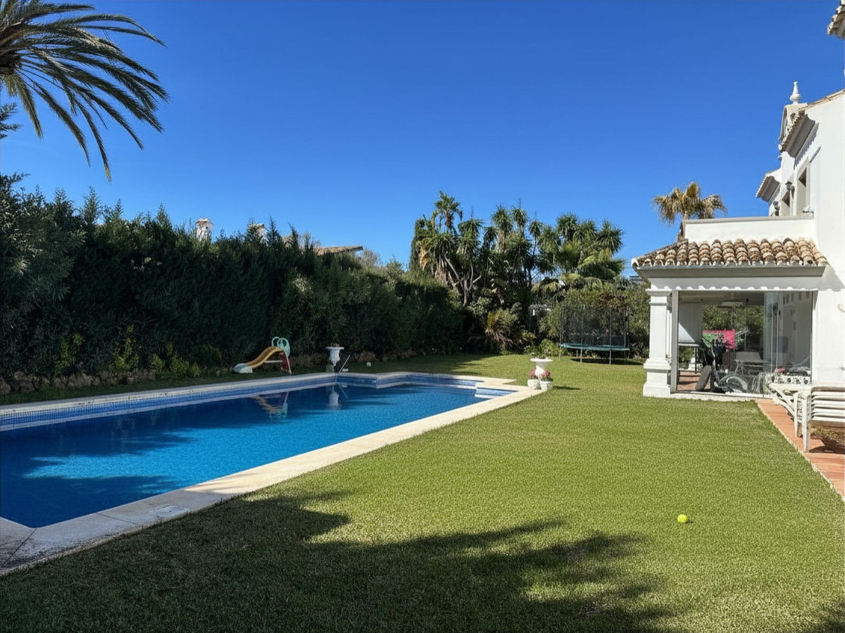 Huis te koop in Estepona | 4 slaapkamers H5357473