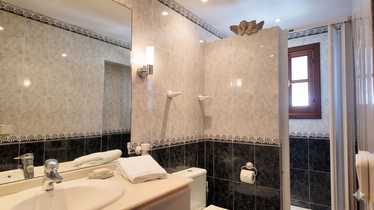 Huis te koop in Estepona | 3 slaapkamers H5358457